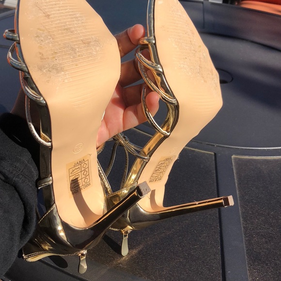 Gold heels - Picture 2 of 3